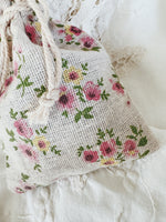 Load image into Gallery viewer, Organic Lavender Sachets - Pure Soft Floral Linen - Drawer Sachet - Australia
