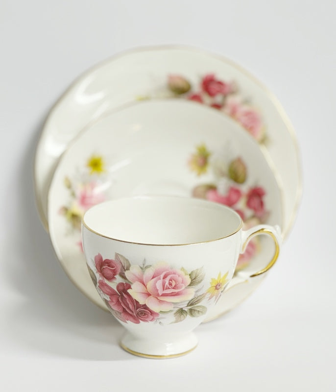 "Queen Anne" Teacup, saucer & Side Plate England